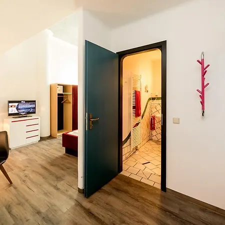 فندق Arthotel 3*